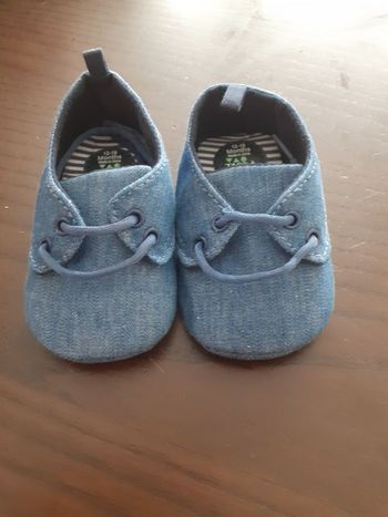 Chaussure taille 12 /18 mois