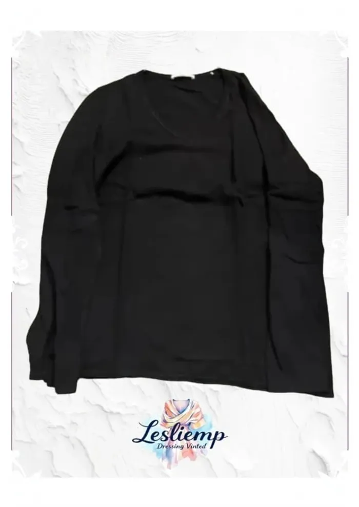 Petit pull noir léger près du corps noir XL marque EDC col V - photo numéro 2