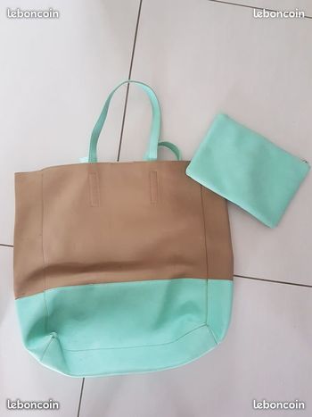 Sac + pochette en très bon état