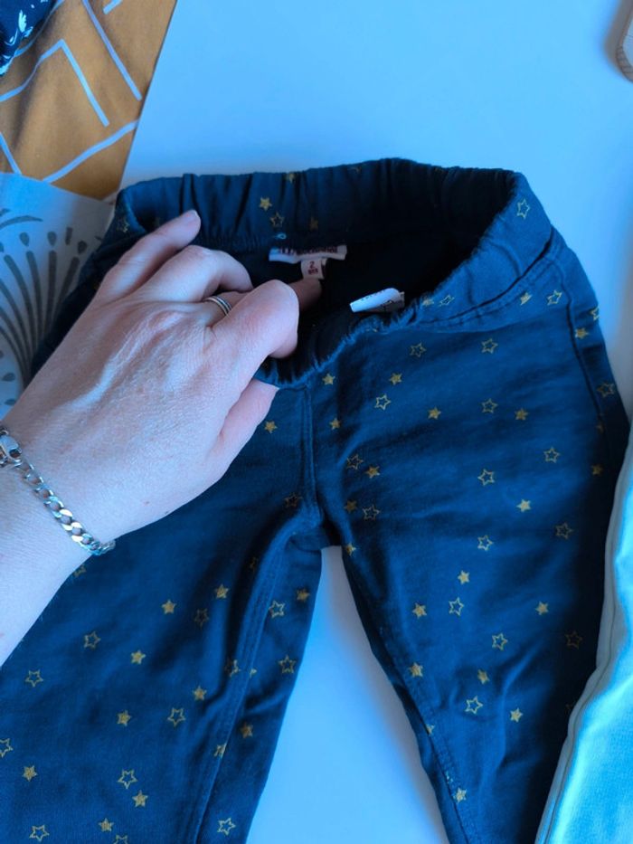 Lot de 3 pantalons leggings taille 2 ans en très bon état - photo numéro 2