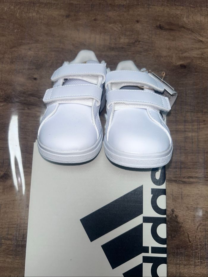 Baskets adidas neuf - photo numéro 2