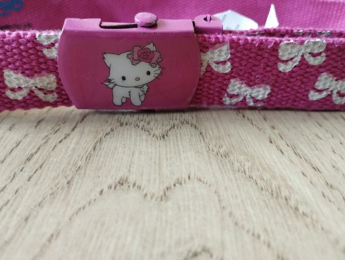 Ceinture Hello Kitty taille ajustable rose et blanche