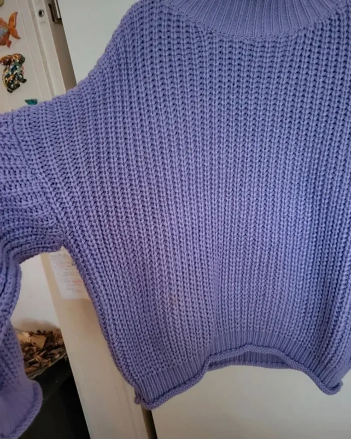 Pull en mailles mauve - photo numéro 2