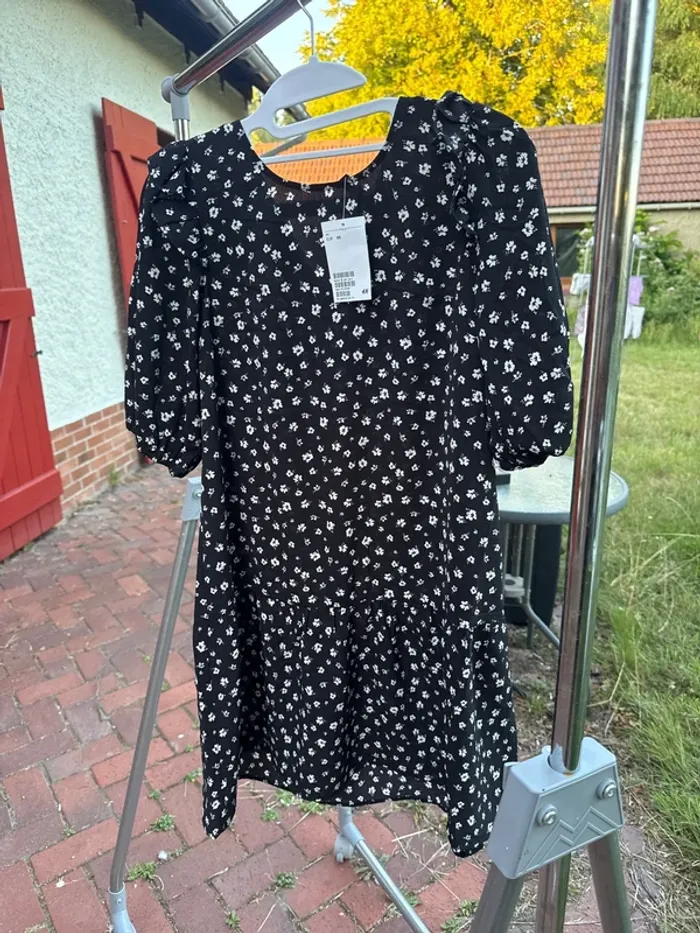 Robe été h&m neuve avec étiquette taille XS /S/M