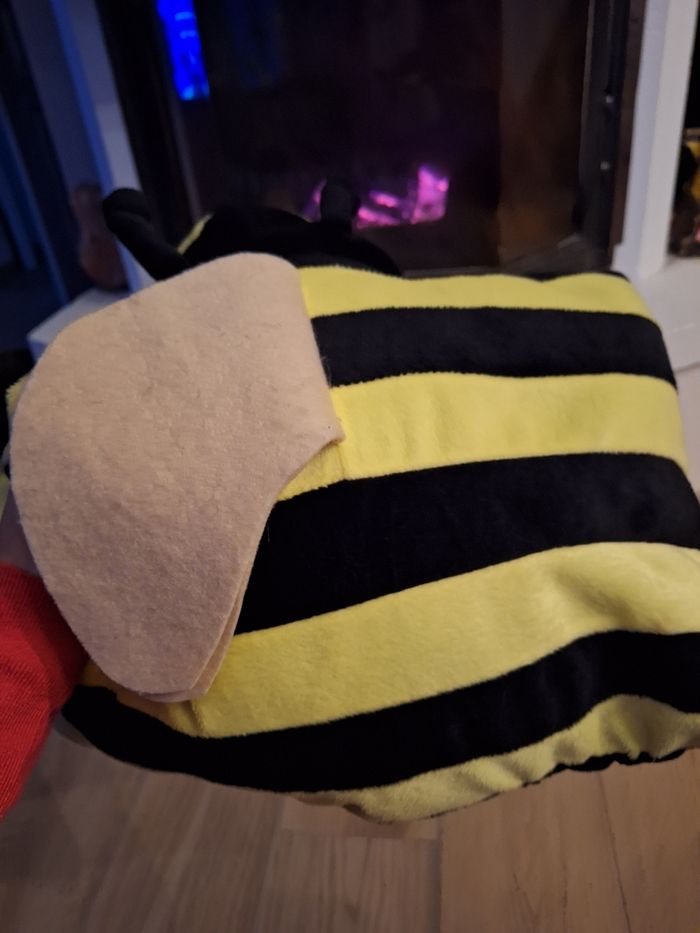 Coussin enfant décoratif abeille - photo numéro 2