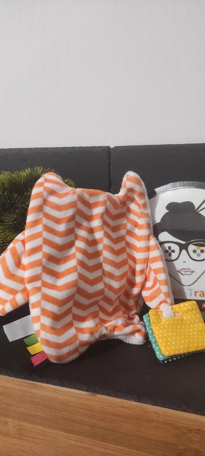 Sensibul doudou Chouette Hibou blanc Oxybul gris orange jaune carnet ruban Livre - photo numéro 2