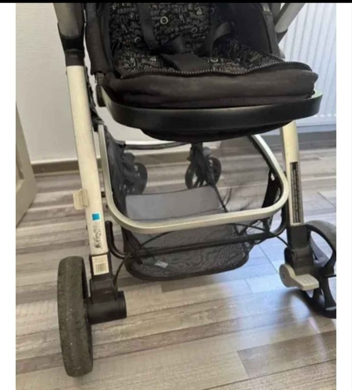 Poussette bébé pliable en très bon état - photo numéro 6