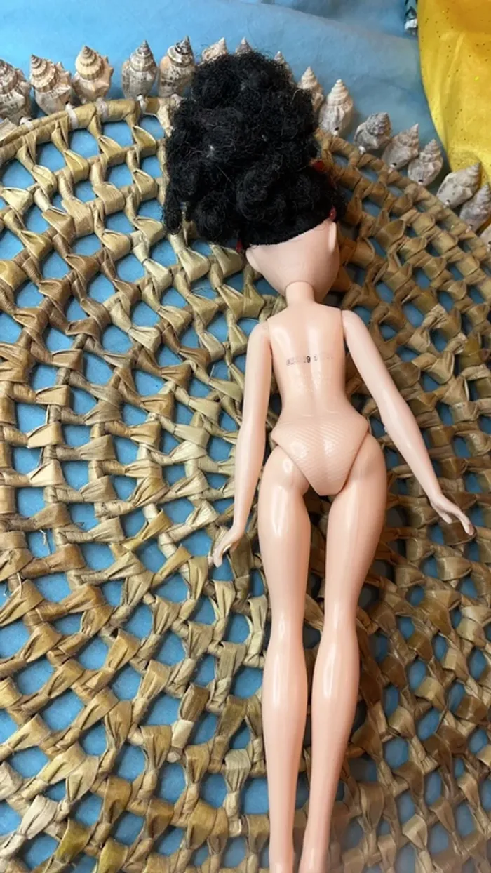 Barbie Princesse " Blanche neige " - photo numéro 5