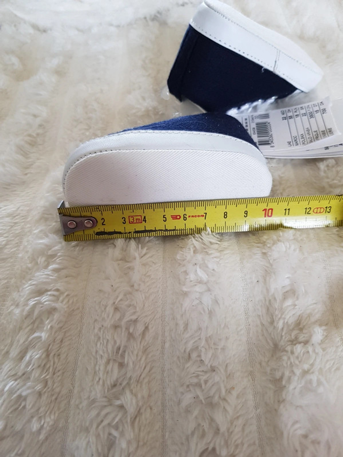 Chaussure fille ou garçon 0/3 mois neuf - photo numéro 2