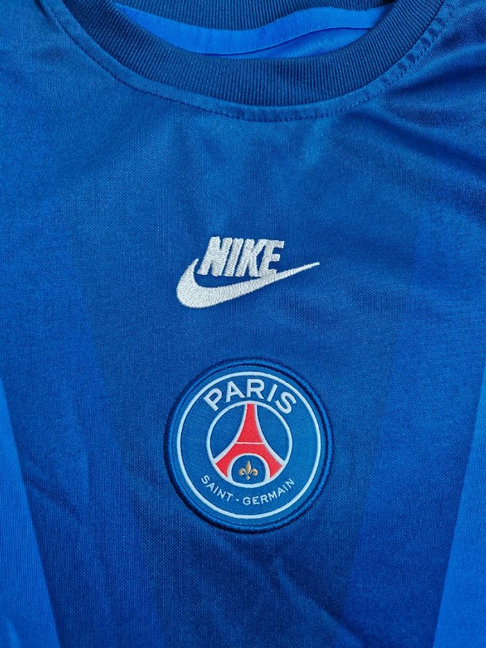 Maillot d'entraînement PSG Nike taille M enfant : 137-147 cm - photo numéro 2