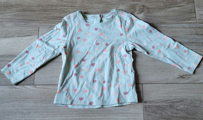 Lot de 2 t-shirts manches longues à fleurs taille 36 mois - photo numéro 2