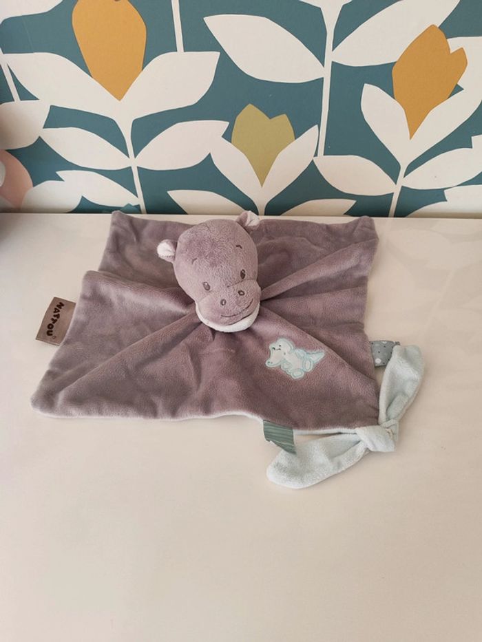 Doudou plat hippopotame Nattou