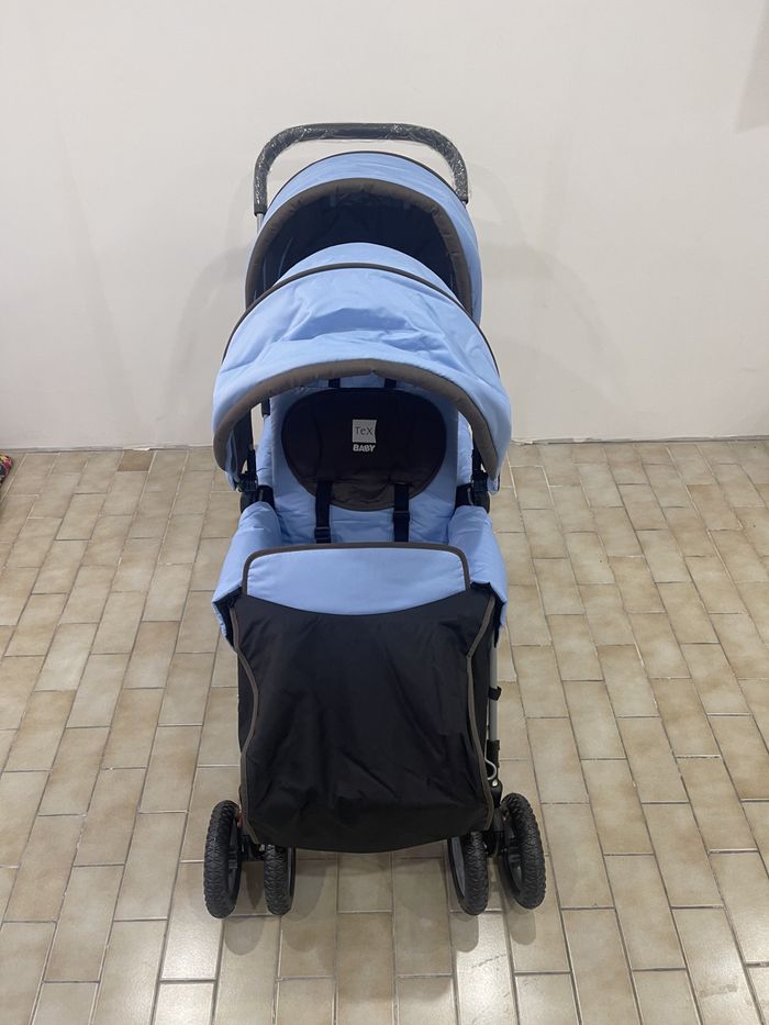 Poussette double NEUVE + housse pluie. Jamais utilisée - photo numéro 2