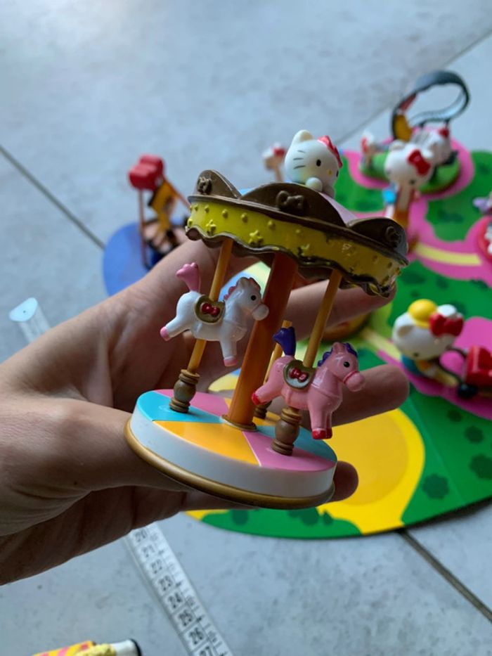 Gros jouet manège hello kitty superbe qualité des detail - photo numéro 5