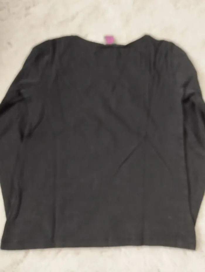 Tee shirt noir à visage 10 ans - photo numéro 2