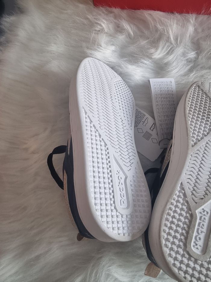 NEUVES (non portées) 🏷🥰🤩🩷superbes baskets fille pointure 34 Reebok🩷🥰🤩 - photo numéro 6