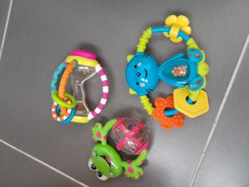 lot 3 hochets