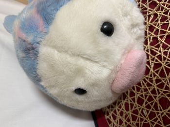 Peluche poisson range pyjama lavable 55*35 cm environ bleu blanc rose marque ajena vintage