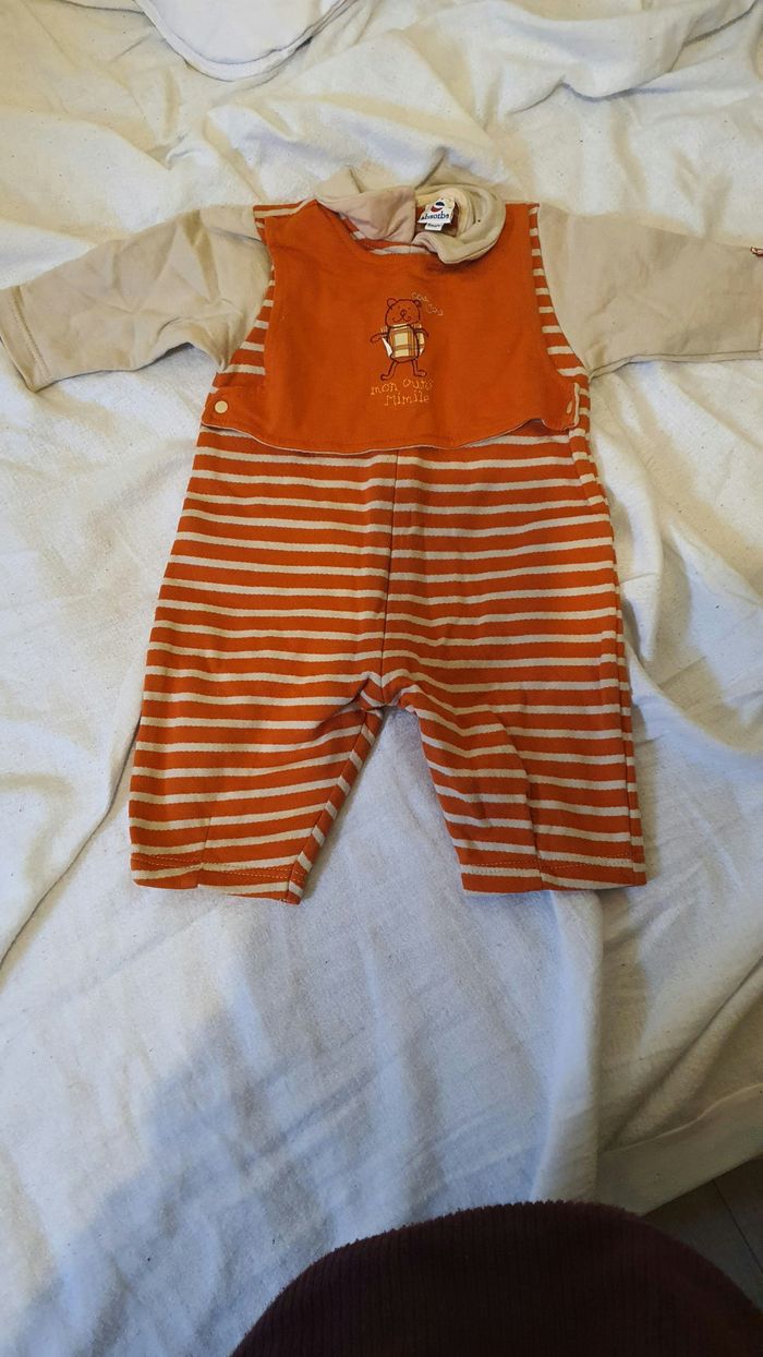 Vetements bébé 6-9 mois - photo numéro 9