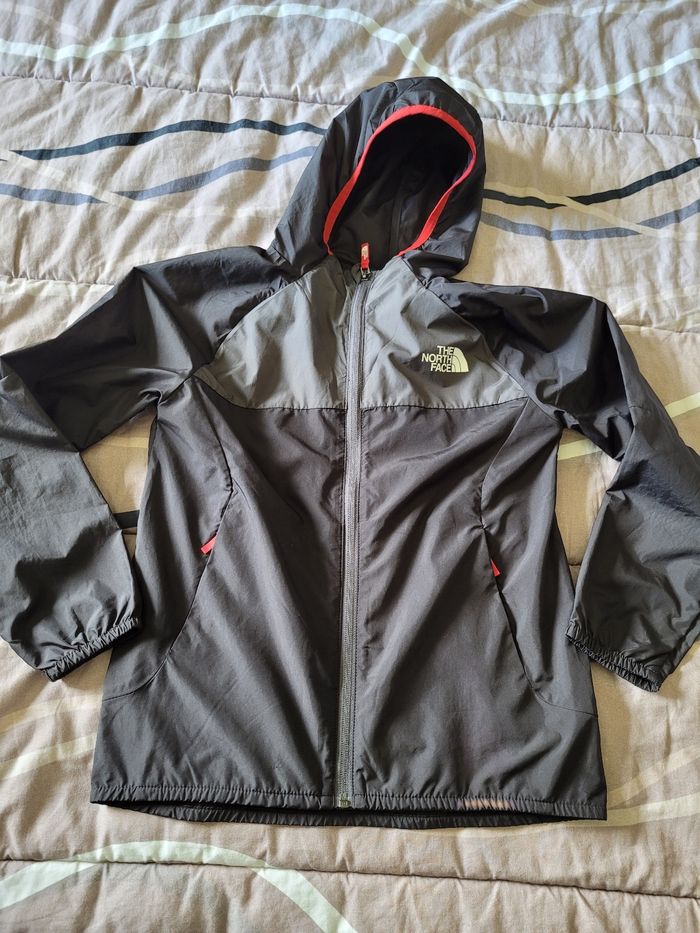 coupe vent the north face 12ans  (20e)
