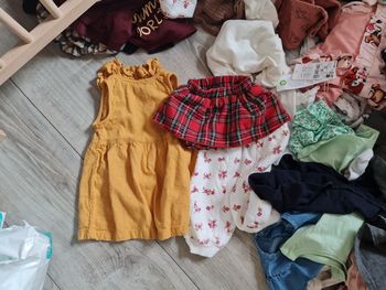 A vendre lot vêtements bébé  filles 0 mois à 9 mois