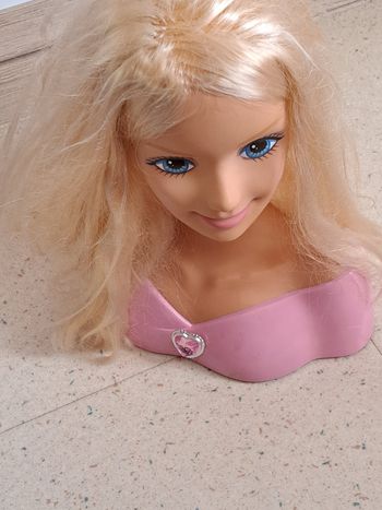 Tête de coiffure Barbie