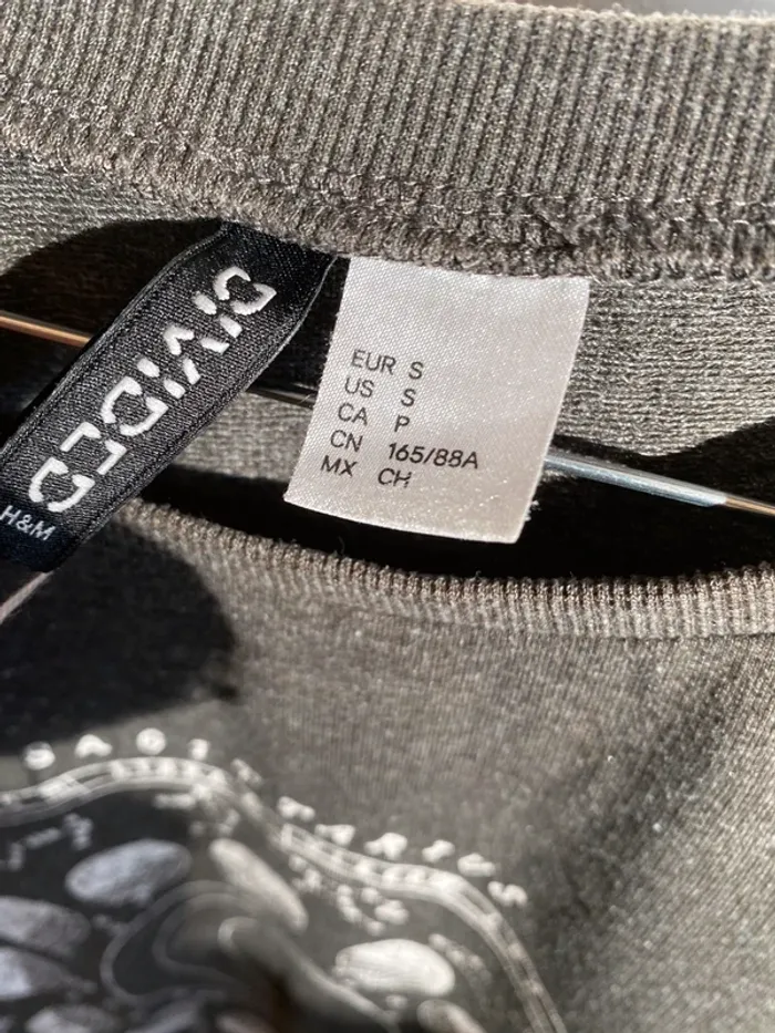 sweat léger h&m taille S divided - photo numéro 3