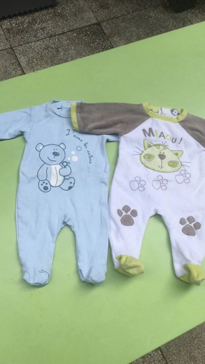2 pyjamas - photo numéro 3
