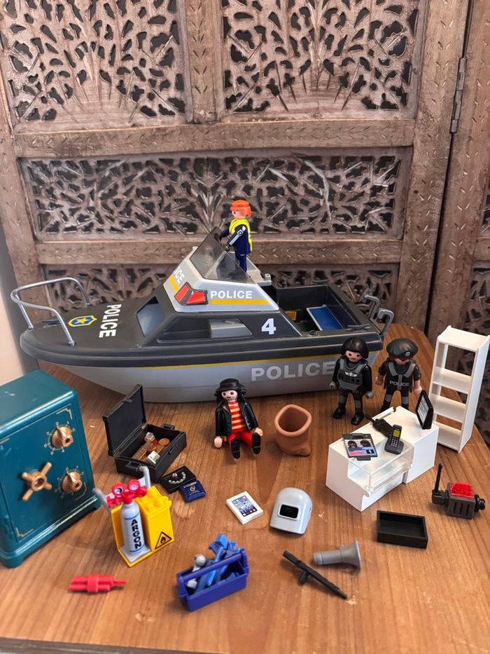 Bateau police personnages et accessoires playlobil