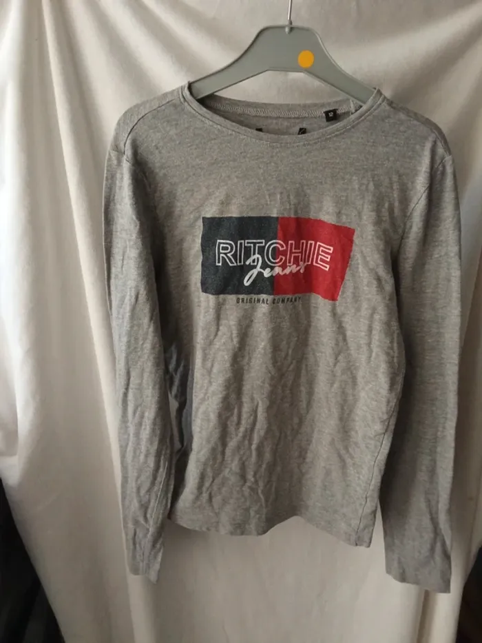 T-shirt m.l gris taille : 12 ans