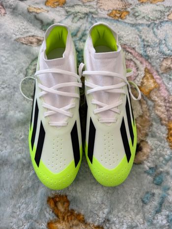 Chaussures de foot neuves 