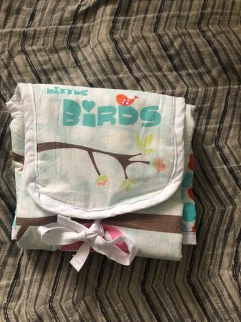 Tapis à langer pliable pour transporter partout avec soit 