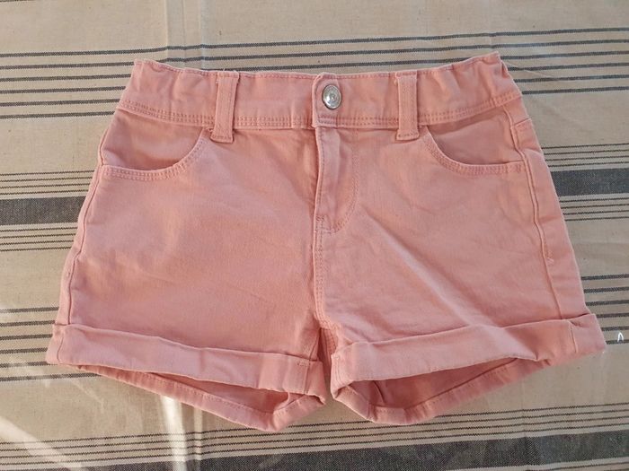 Short Kiabi taille 5 ans