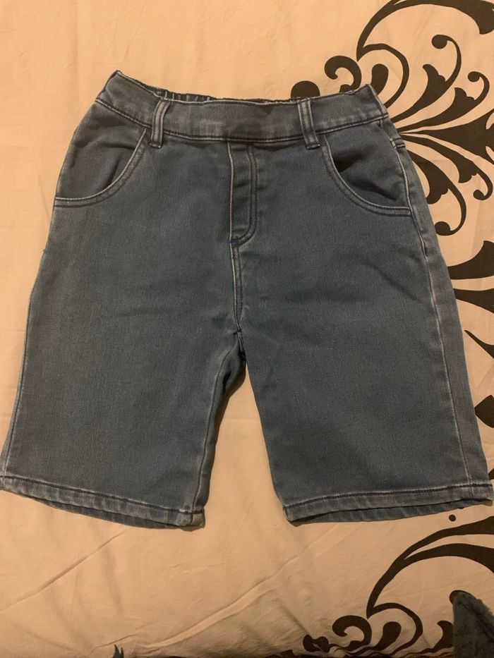 Short en jeans taille 10 ans