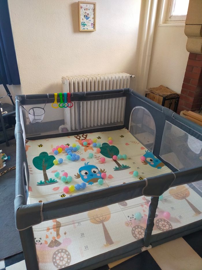 Parc bébé 1,5m x 1,8m - photo numéro 2