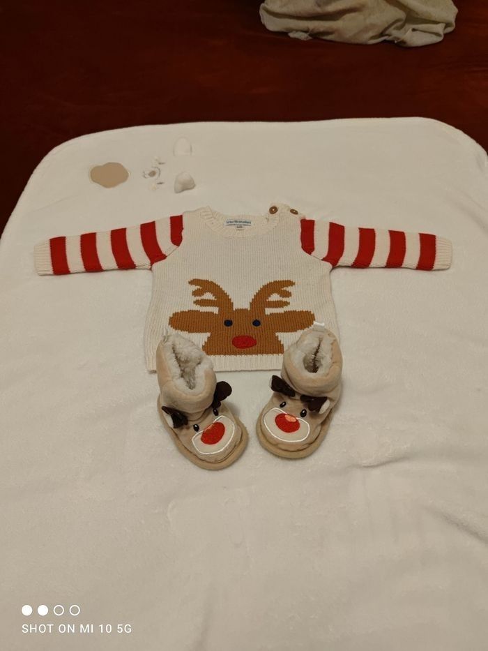 Pull et chaussons de Noël - photo numéro 2