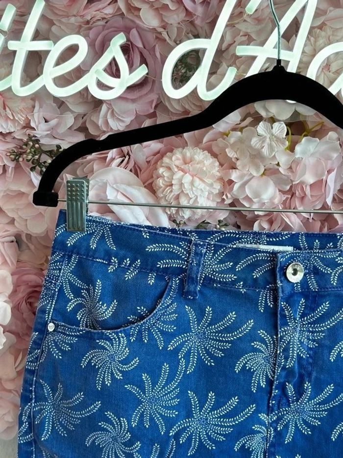 Jupe en jean bleu avec imprimé feuilles blanches style palmiers taille 40 - Les Petites Bombes Paris - photo numéro 3