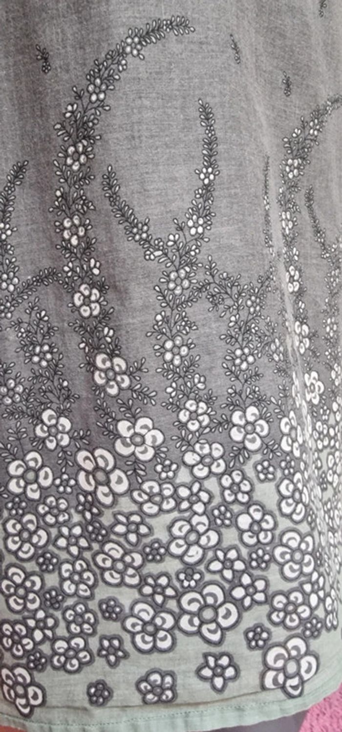 Blouse grise à boutons - photo numéro 3