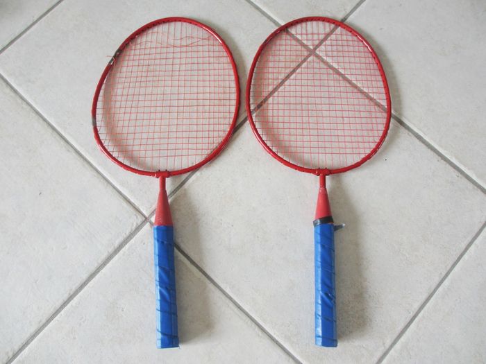 Paire de raquettes métal et plastique