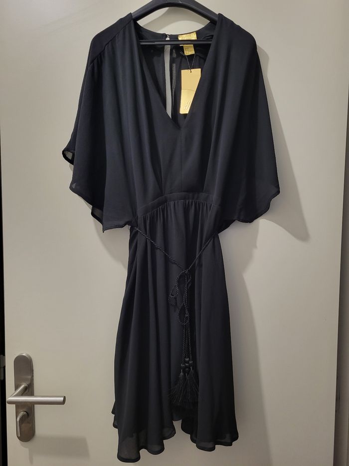 Petite robe noire H&M T38 - photo numéro 3