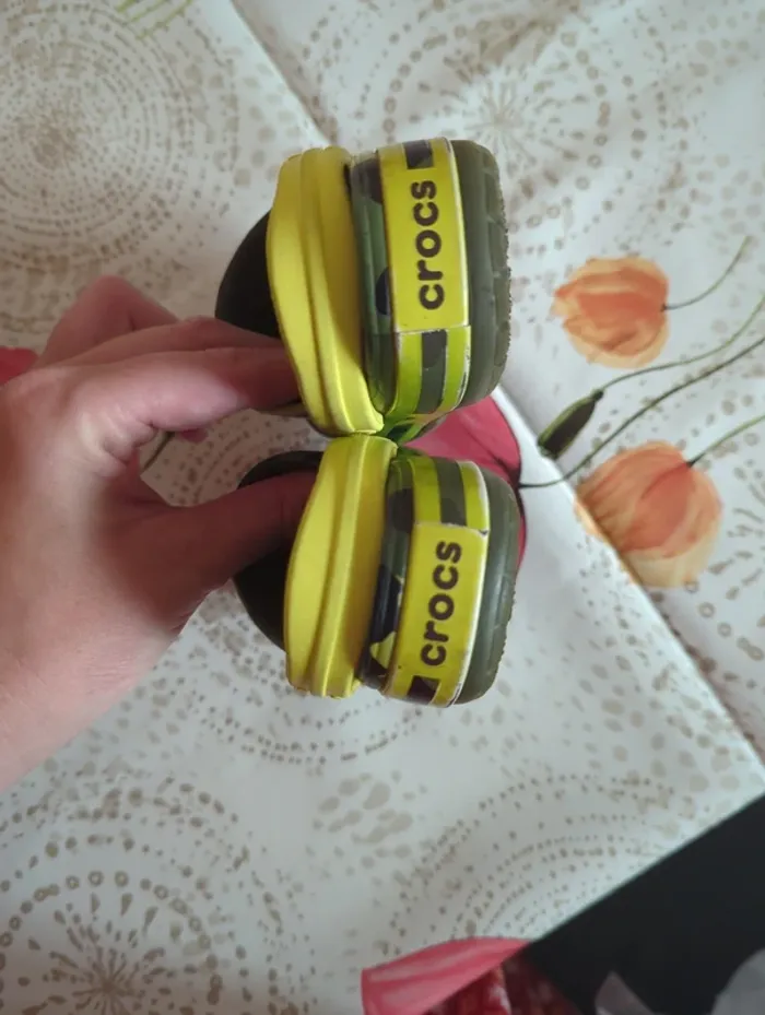 Crocs minions - photo numéro 3
