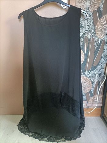 Débardeur uni noir avec dentelle broderie