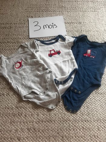 Lot body manches courtes 3 mois