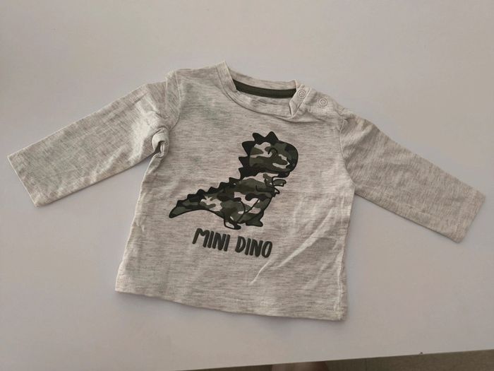 Lot 3 t-shirts manches longues dinausaure 3 mois - photo numéro 7