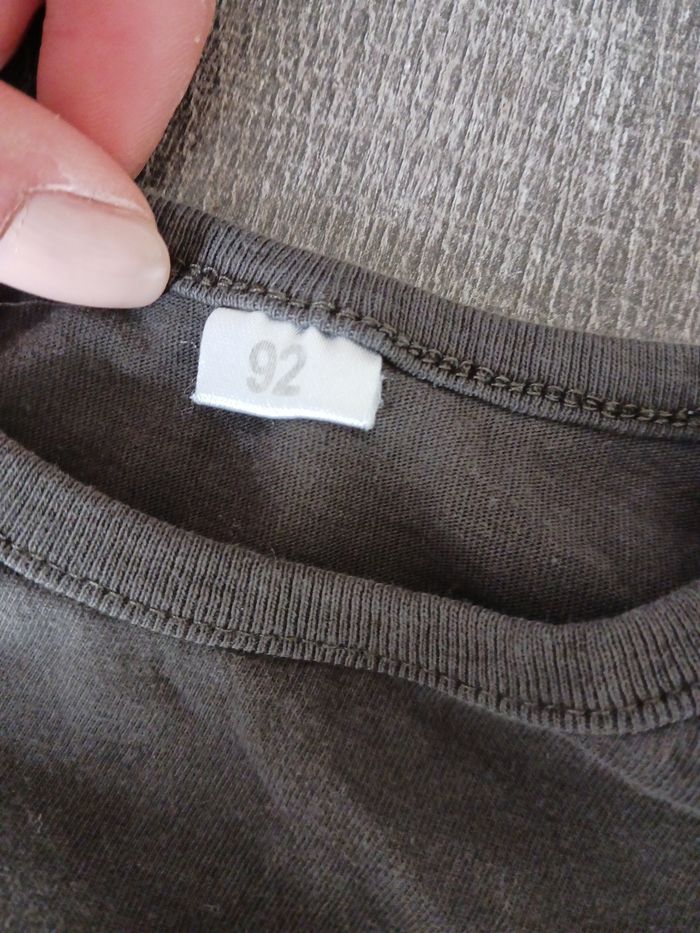 T-shirt 2ans - photo numéro 2