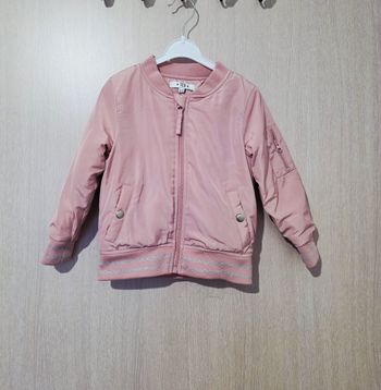 Bombers rose 2/3 ans