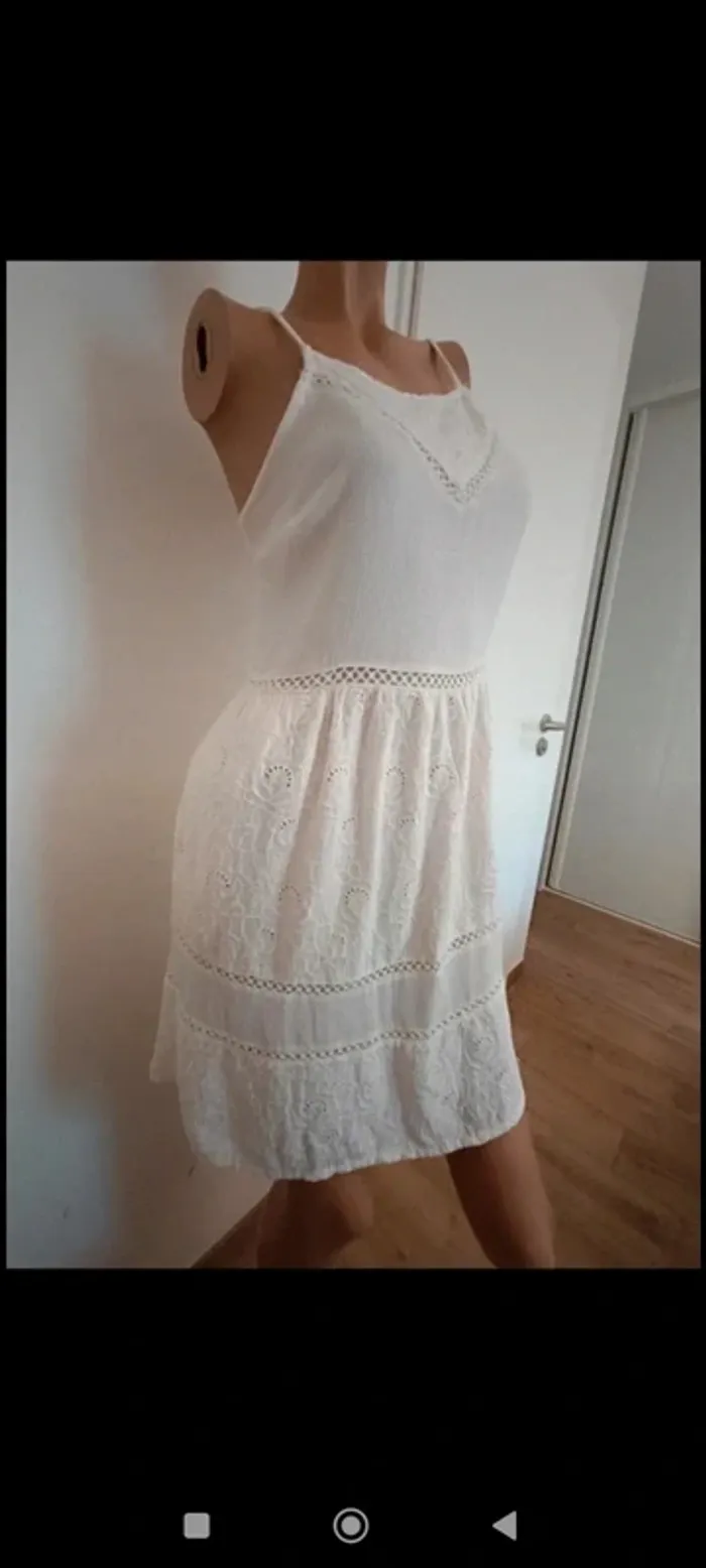 Superbe robe neuve T 40