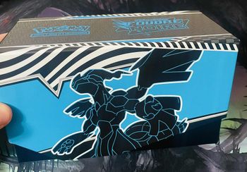 ETB Pokémon VIDE – Série Foudre Noire – Très bon état 🃏