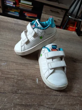 Basket adidas blanche T 21