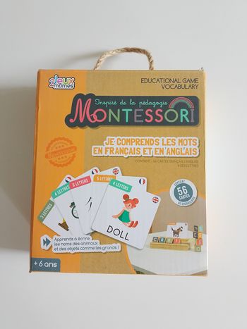 Je comprends les mots en français et en anglais Montessori 2 jeux 2 mômes